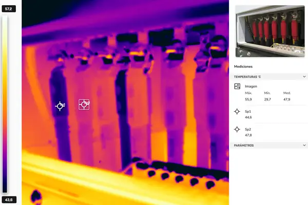 Imagen de Inspección termografía manual cámara FLIR E96 térmica utilizada en los servicios profesionales de SG Solutions.