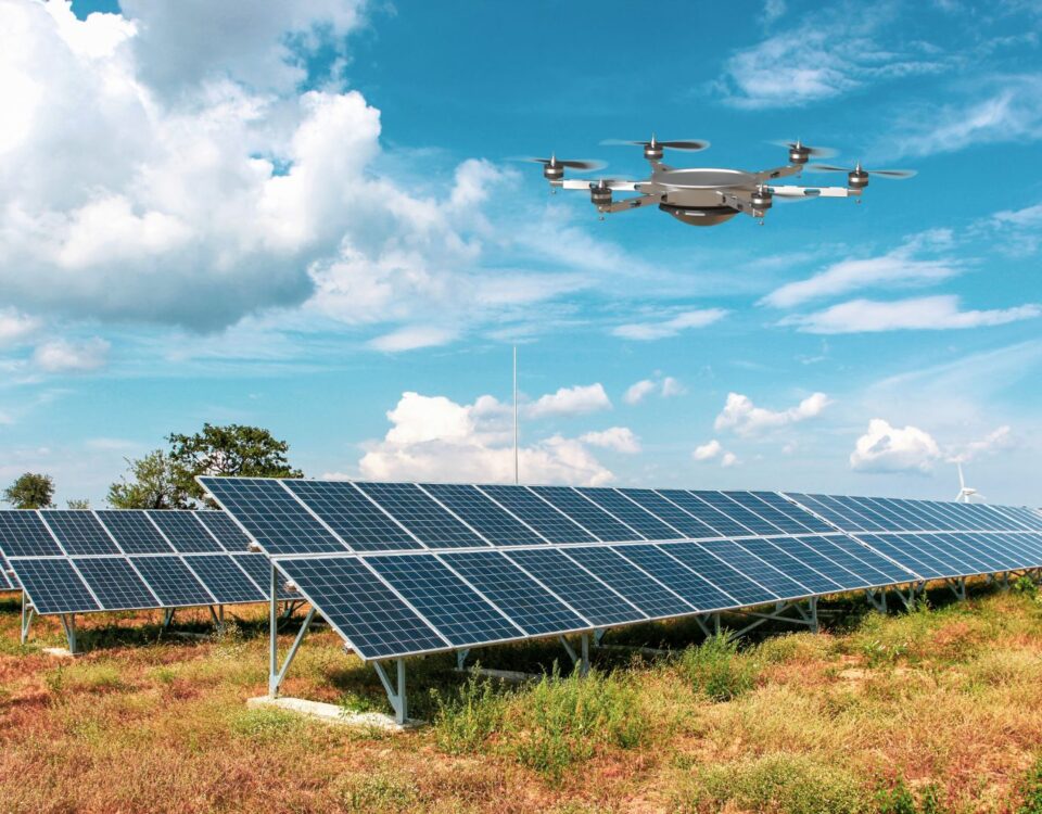 Imagen de Que es una inspección de plantas fotovoltaicas y por que es clave para su rendimiento utilizada en los servicios profesionales de SG Solutions.