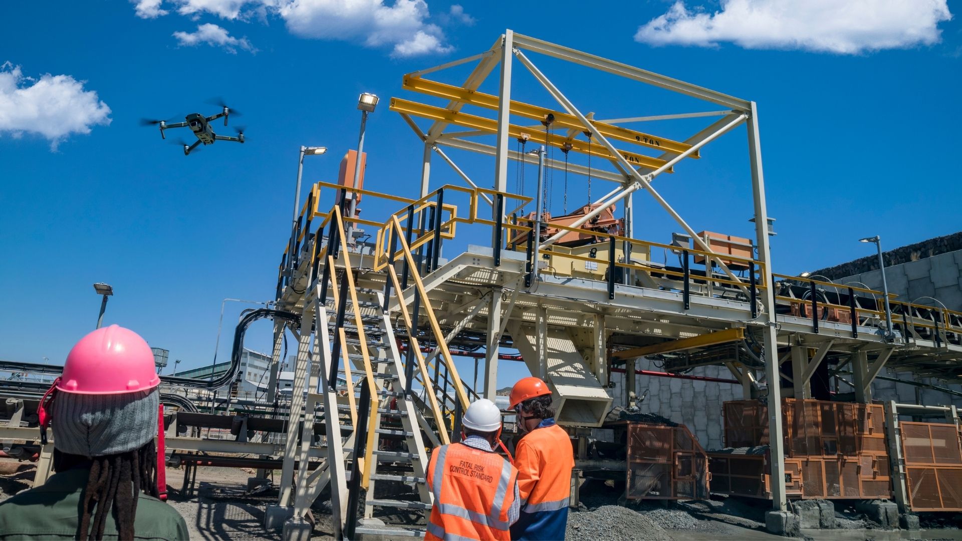Imagen de Inspección con drones tecnología para la seguridad utilizada en los servicios profesionales de SG Solutions.
