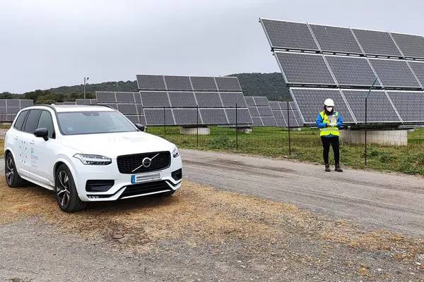 Imagen de Inspección fotovoltaica dron técnico planta solar operacion utilizada en los servicios profesionales de SG Solutions.