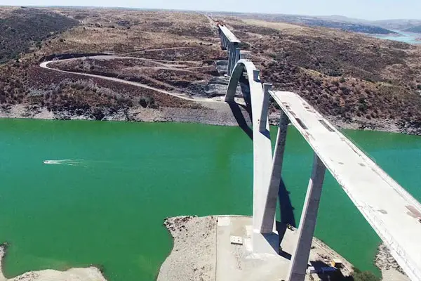 Imagen de Seguimiento obras dron viaducto construcción infraestructura utilizada en los servicios profesionales de SG Solutions.